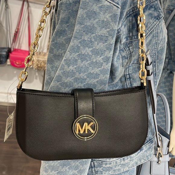 MICHAEL KORS CARMEN SMALL POUCHETTE SHOULDER CHAIN BAG BLACK/GOLD TONED HARDWARE - Picture 5 of 16